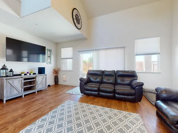 573 Saint Helena Dr, Newman, CA 95360