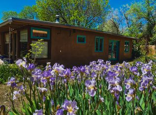 107 Plaza Trusco, Taos, NM 87571