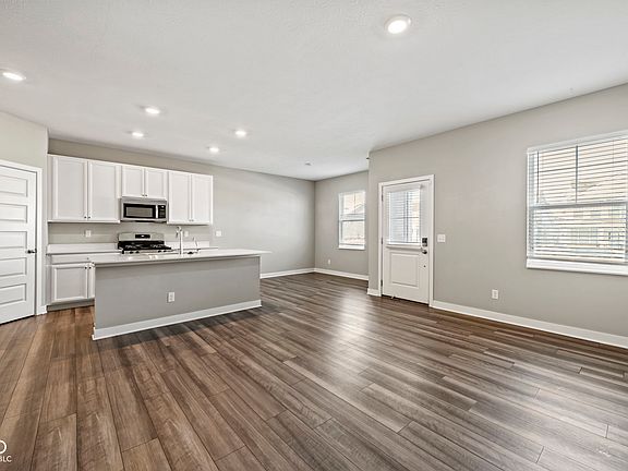 4th image of 2061 W 171st St