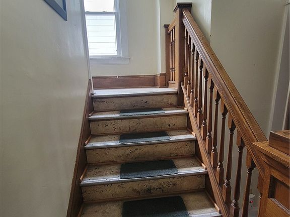 3rd image of 135 Englewood Ave