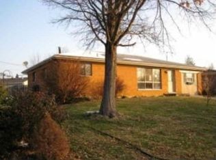 724 Pennsylvania Ave #A, Sellersburg, IN 47172