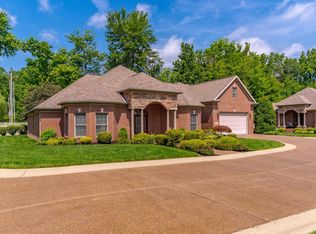 1469 Woodfield Dr, Newburgh, IN 47630
