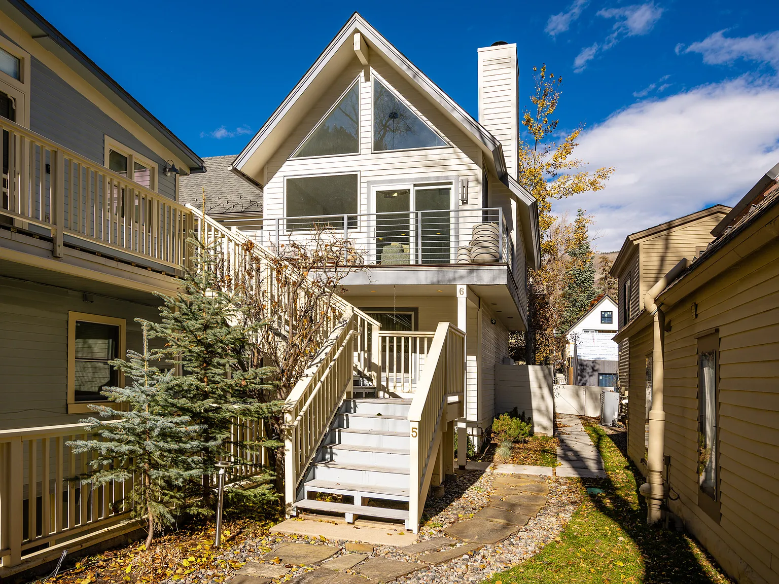 4 bed, 2177 sqft, $40,000 — Photo 4