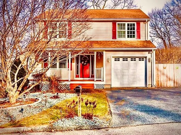 99 Hill Top Dr, Johnston, RI 02919