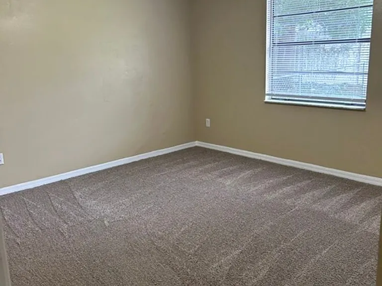 2949 N Covington Dr — Photo 18