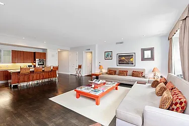 Rented by Domus Realty