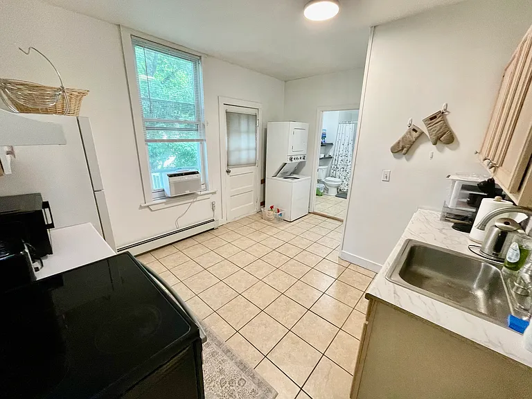 229 Wood St #2 — Photo 7