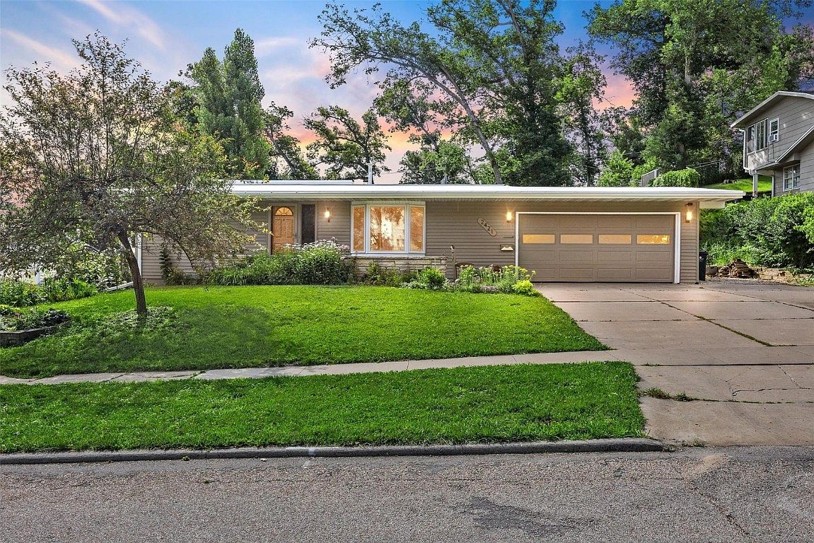 2421 Brookland Dr NE, Cedar Rapids, IA 52402 Zillow