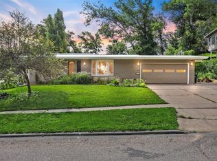 2421 Brookland Dr NE, Cedar Rapids, IA 52402