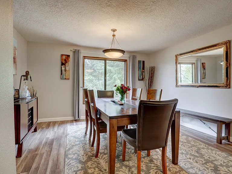 Windemere Dr NW — Photo 8