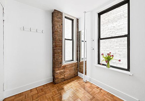 4th image of 15 Leroy St APT 7