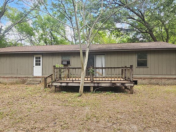 2nd image of 19076 NE Oak Hill Dr