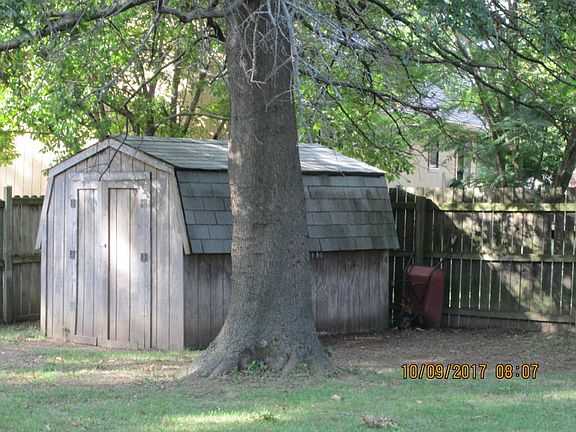 3rd image of 3407 N 37th Ter