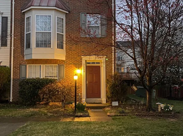 2560 Belcroft Pl, Herndon, VA 20171