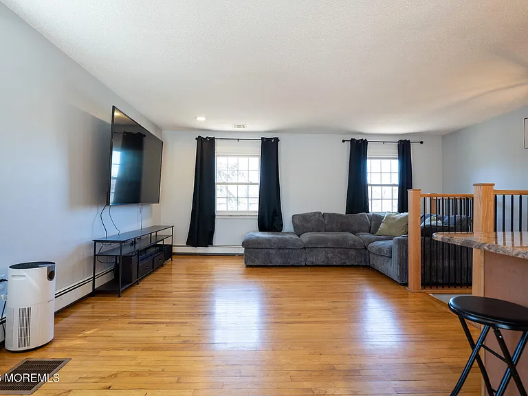 406 Lawrence Dr — Photo 26