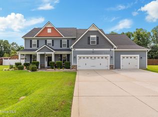 609 Thornbrooke Dr, Hope Mills, NC 28348