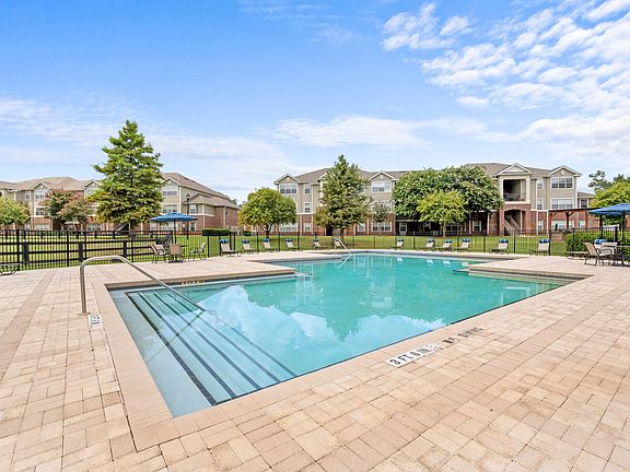 3rd image of 650 Thoroughbred Ln #417
