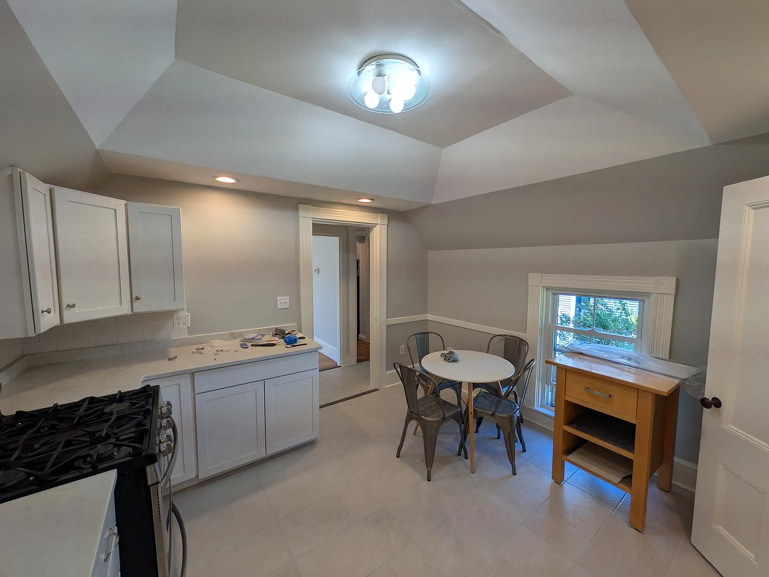 3 bed, 1340 sqft, $3,200 — Photo 3