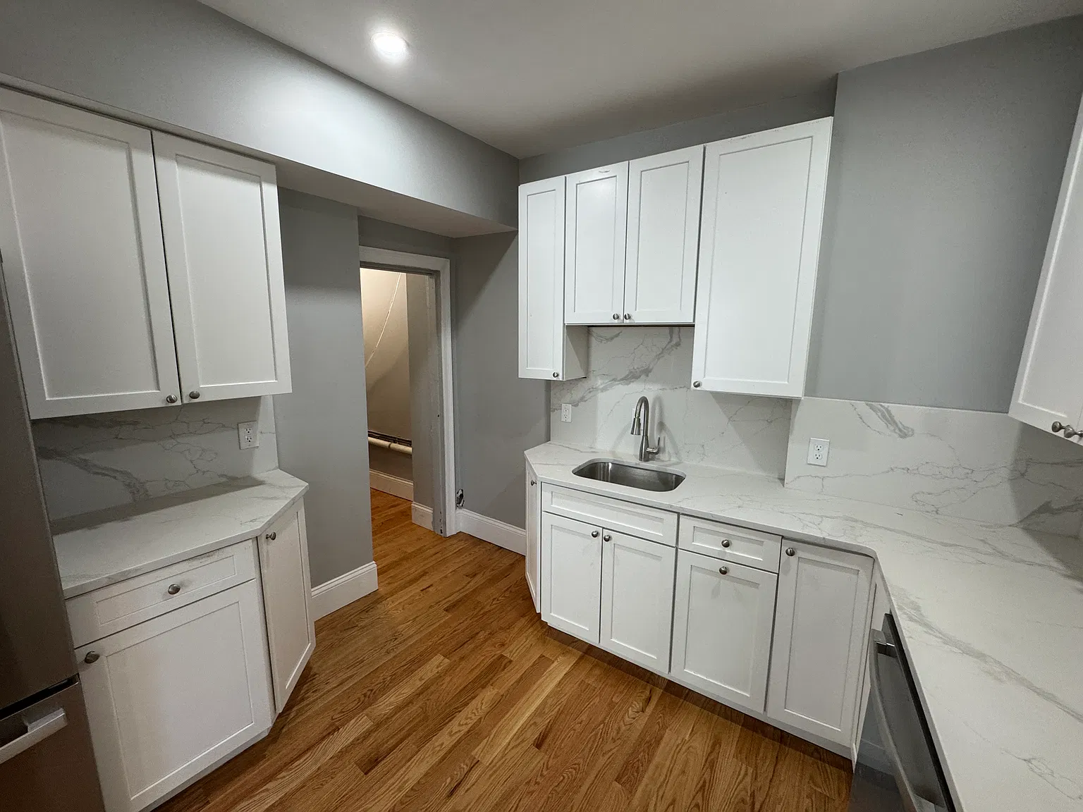4 bed, 1200 sqft, $4,200 — Photo 4