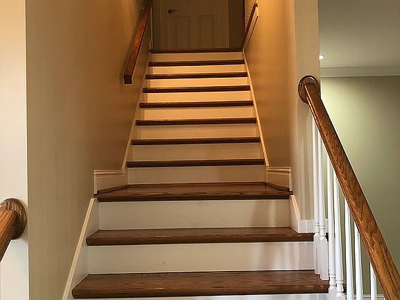 4th image of 3842 Carisbrooke Dr