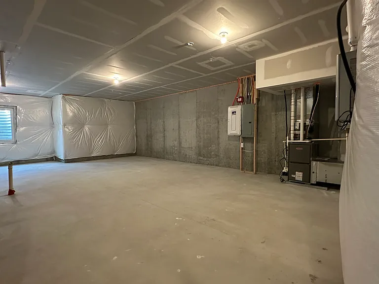 133 S Buck Tavern Way — Photo 2