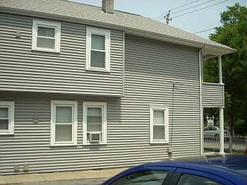 2nd image of 568 1/2 Wood St