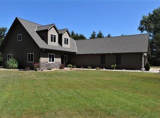 2425 Woodland Rd, Gibbon, NE 68840