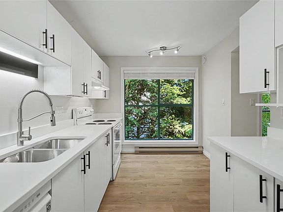 3rd image of 1190 View St #303