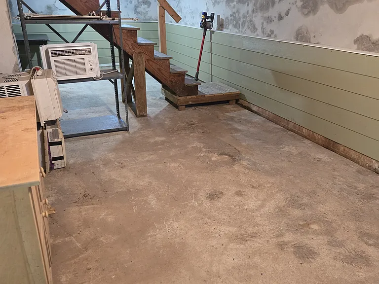 1875 Poplar Rd — Photo 33