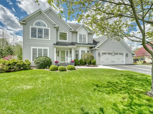 14 Summer Pond Way, Rochester, NY 14624