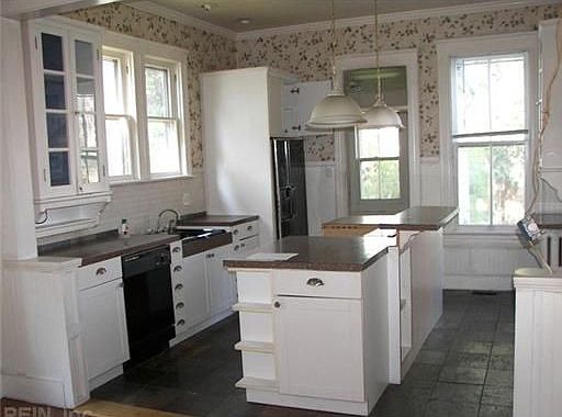 5th image of 347 Broad St