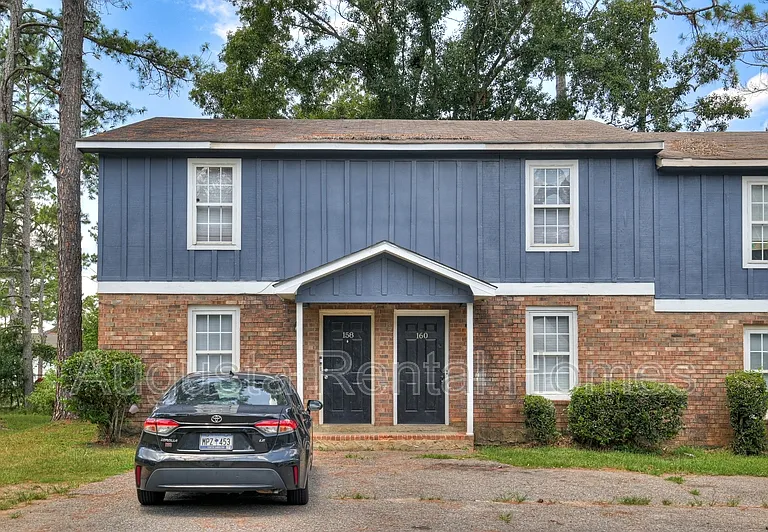 160 Chalet North Ct — Photo 4