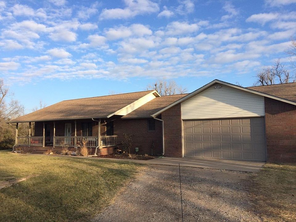 1st image of 3805 E 56th Ave