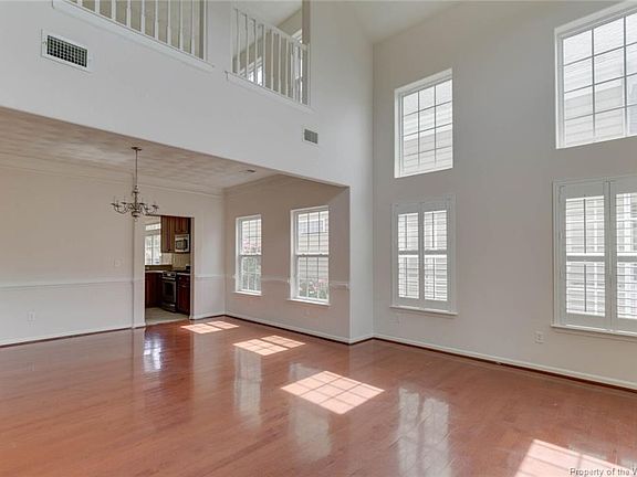 4th image of 2043 Queens Point Dr #116
