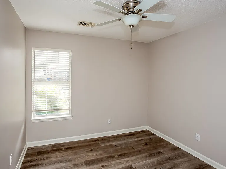 6775 Kirkland Cv — Photo 10