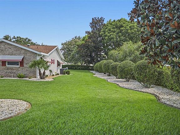 4th image of 17676 SE 102nd Cir