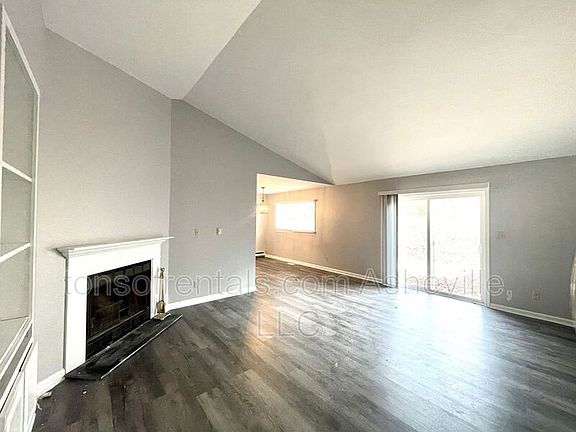 3rd image of 498 Ciccone Dr