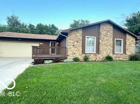 865 Countryside Ln, Columbus, IN 47201