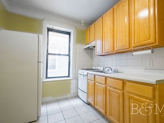 3rd image of 4720 48th St APT 1R