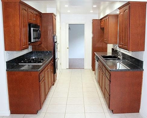 3rd image of 4876 Browndeer Ln