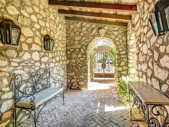 Front Entranceway
