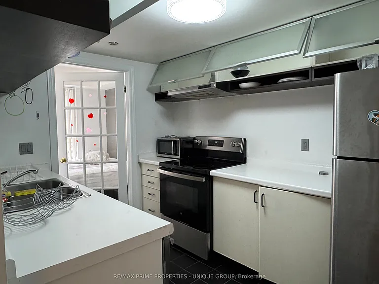 44 Gerrard St W #1701 — Photo 9