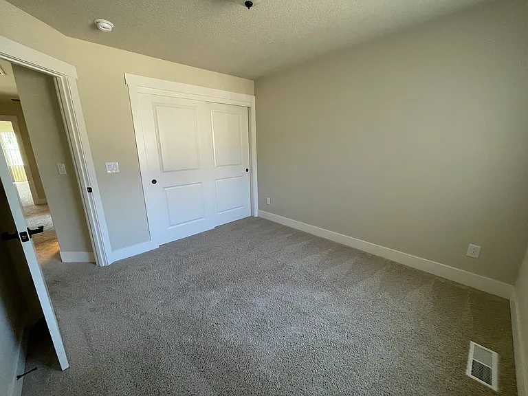 17201 SW Jean Louise Rd — Photo 17
