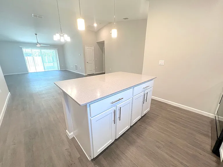 32 Postman Ln — Photo 13