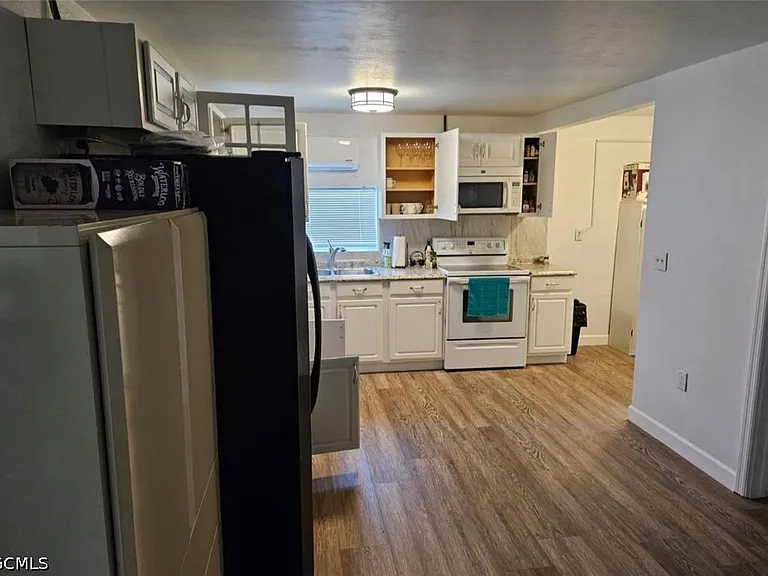 1288 Waite Dr — Photo 2