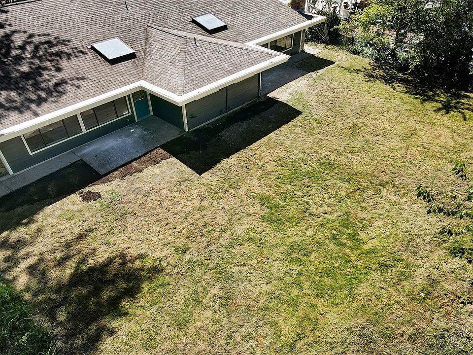 1st image of 14032 SE Newport Way
