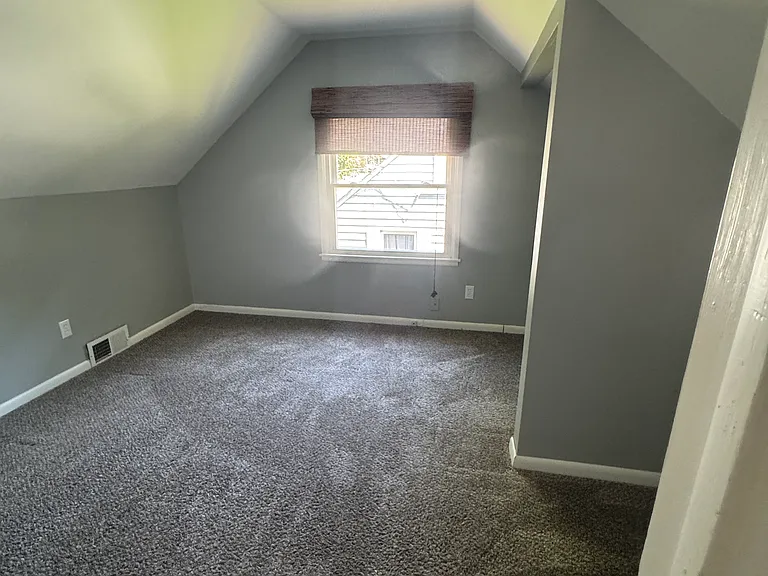 6355 Southgrove Rd — Photo 11