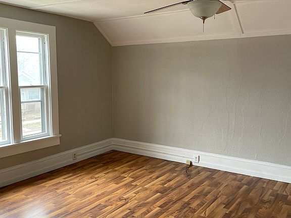 2nd image of 1033 Redfield St #1033