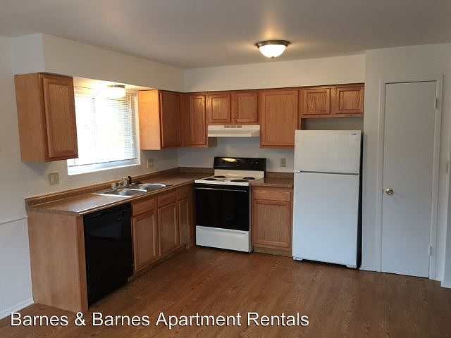 1st image of 1100 W Michigan Ave APT 20