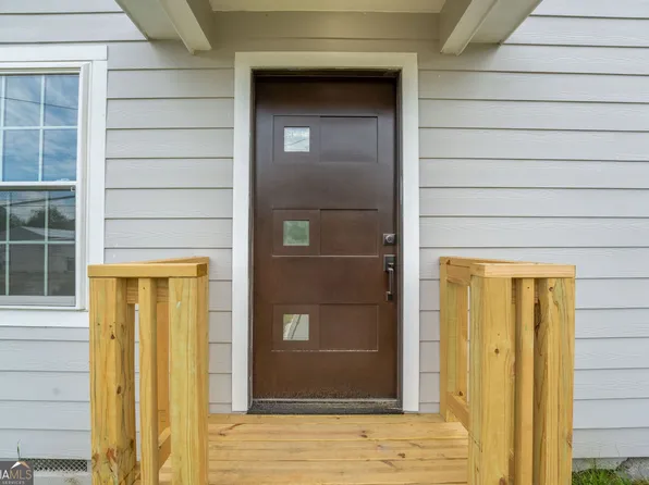 481 W Currahee St, Toccoa, GA 30577